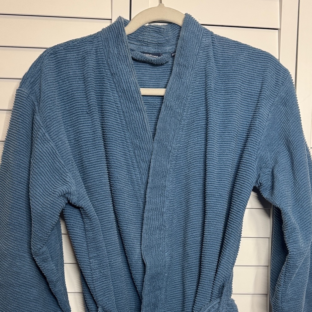Brooklinen Blue Bath Robe - Picture 3 of 3